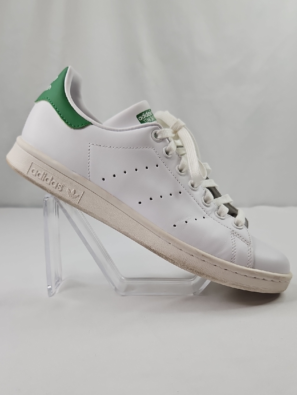 Adidas Stan Smith White Leather Tennis Sneakers with Green Heel Accent Size 8